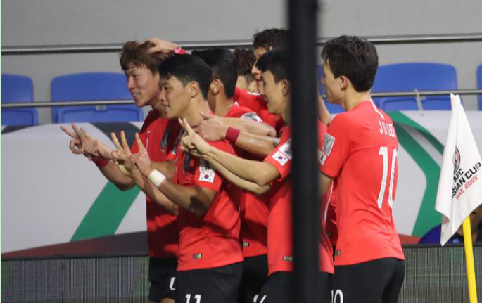 亚洲杯伏在C组以1比0足球比分击败韩国队