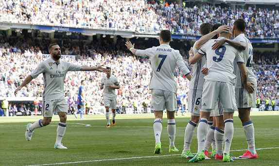 西甲本泽马进球罗纳尔多帮助皇家马德里3-0足球比分继续领先